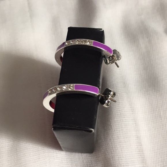 🆕 Avon June birthstone hoop earrings - Picture 2 of 4